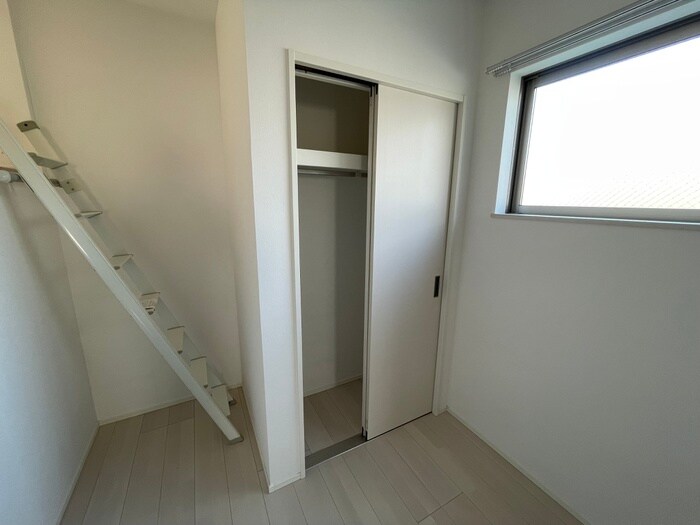 物件内観写真10　(収納)