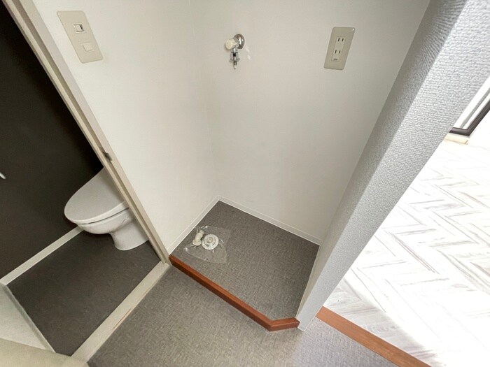 物件内観写真15　(洗濯機置場)