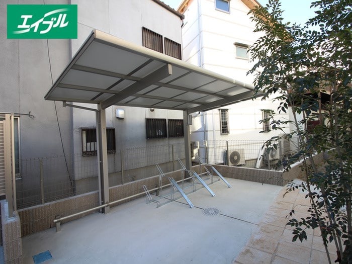 物件外観写真3　(駐輪場)