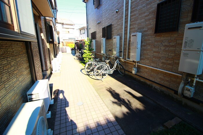 物件外観写真4　(駐輪場)