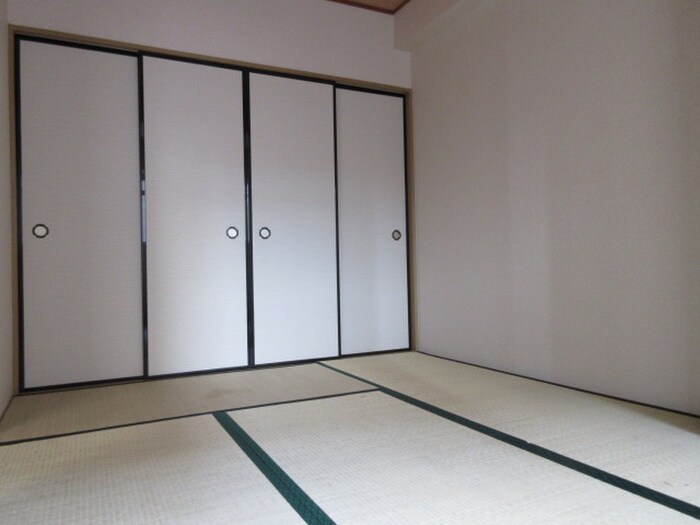 物件内観写真10　(居室)