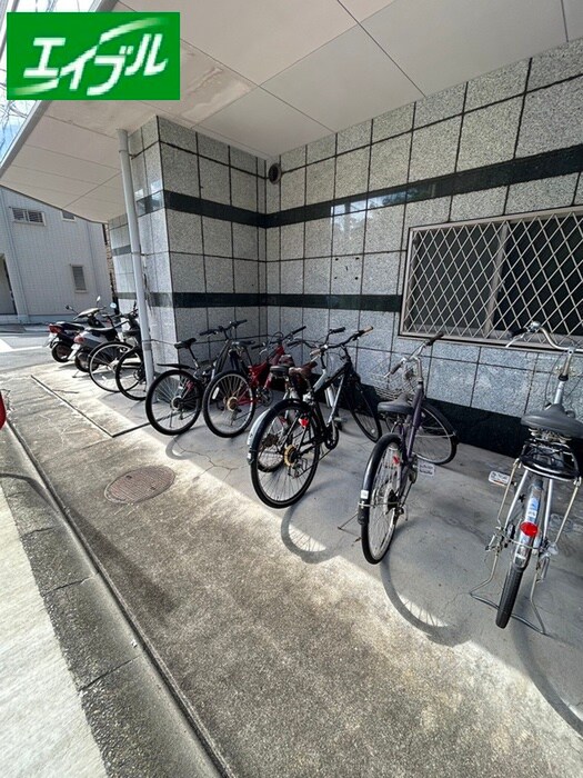 物件外観写真6　(駐輪場)