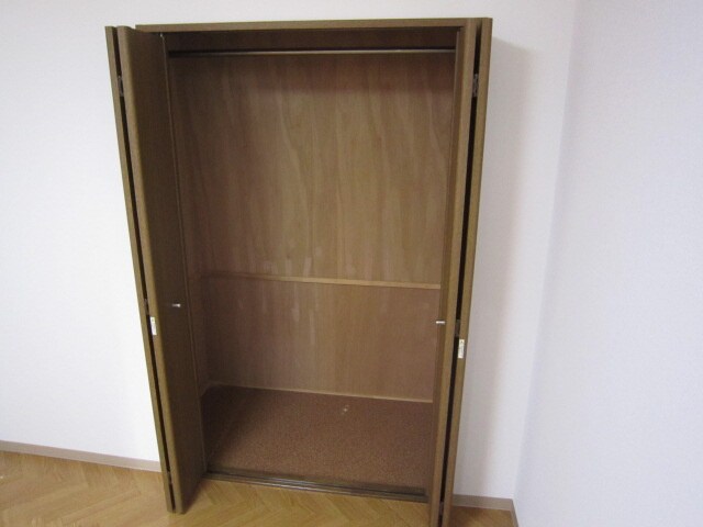 物件内観写真12　(収納)