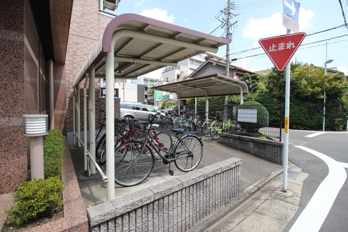 物件外観写真5　(駐輪場)