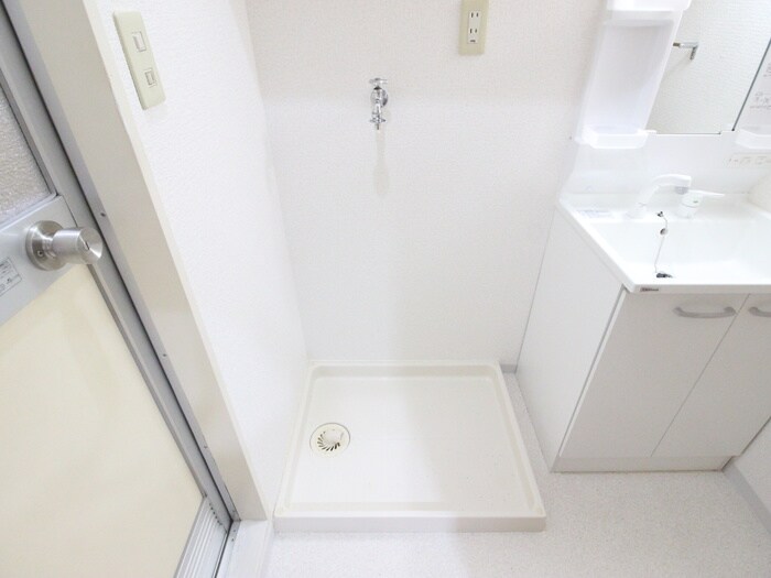 物件内観写真13　(洗濯機置場)