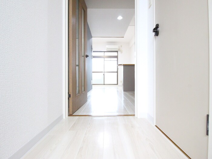 物件内観写真18　(廊下)