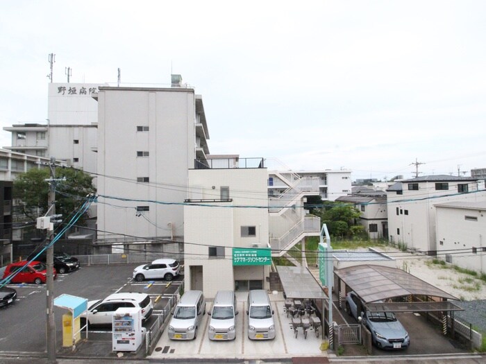 物件内観写真21　(室内からの展望)