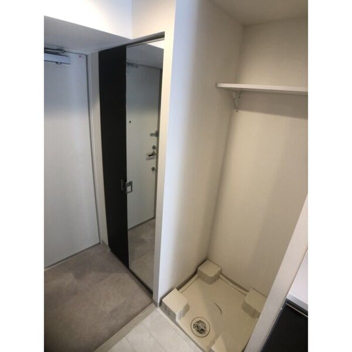 物件内観写真5　(洗濯機置場)