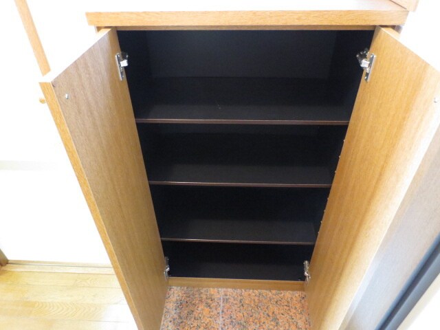 物件内観写真10　(靴箱)