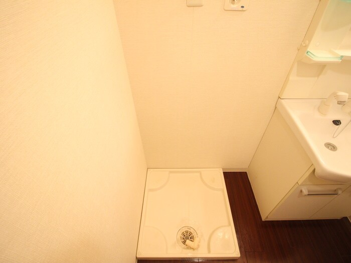 物件内観写真13　(洗濯機置場)