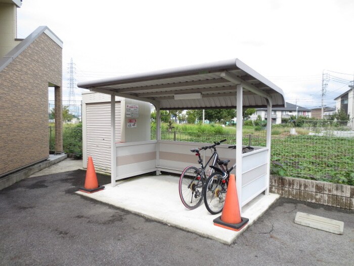 物件外観写真5　(駐輪場)