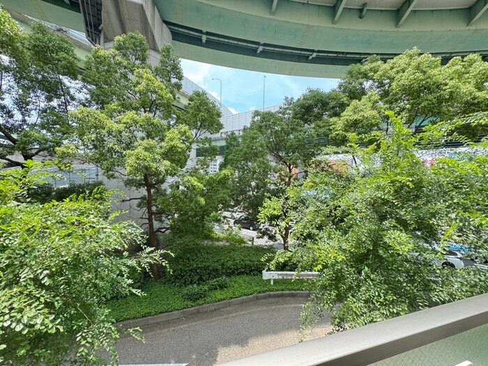 物件内観写真16　(室内からの展望)