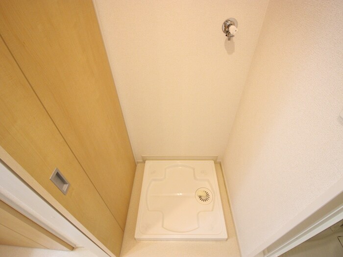 物件内観写真15　(洗濯機置場)