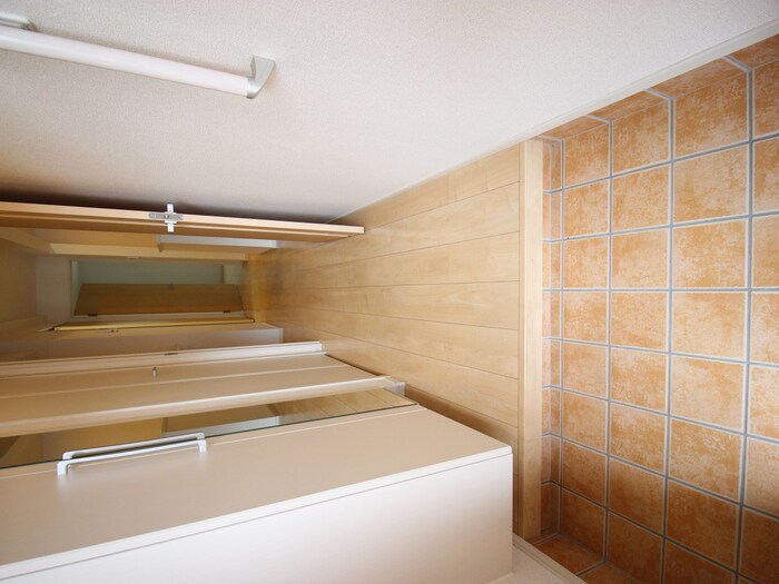 物件内観写真18　(玄関)