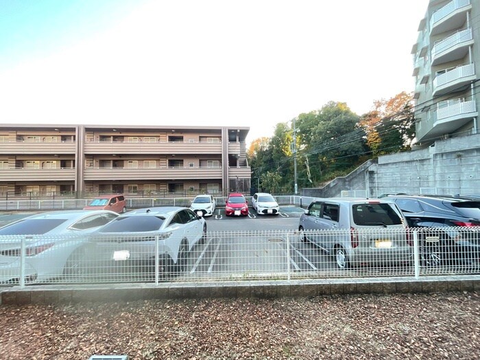 物件内観写真12　(室内からの展望)