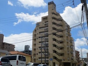 ユニ－ブル植田パ－ク外観写真