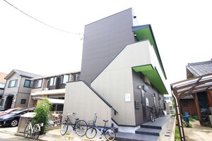 レジアス高畑外観写真