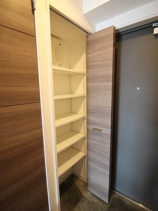 物件内観写真7　(靴箱)