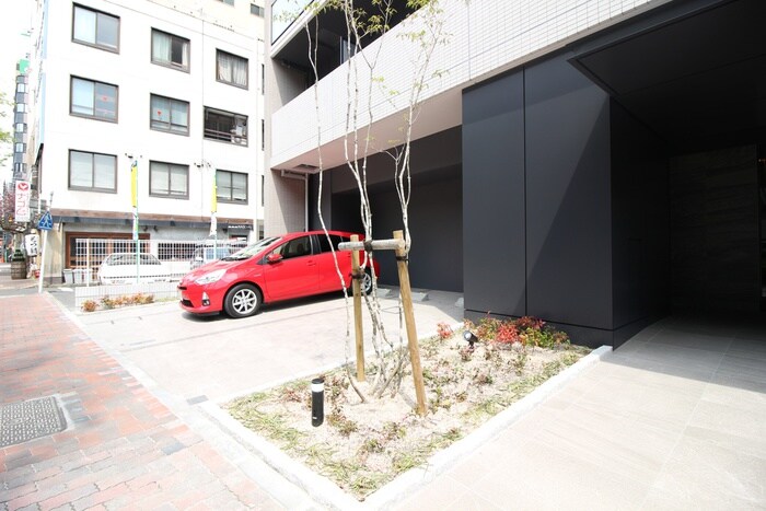 物件外観写真5　(駐車場)