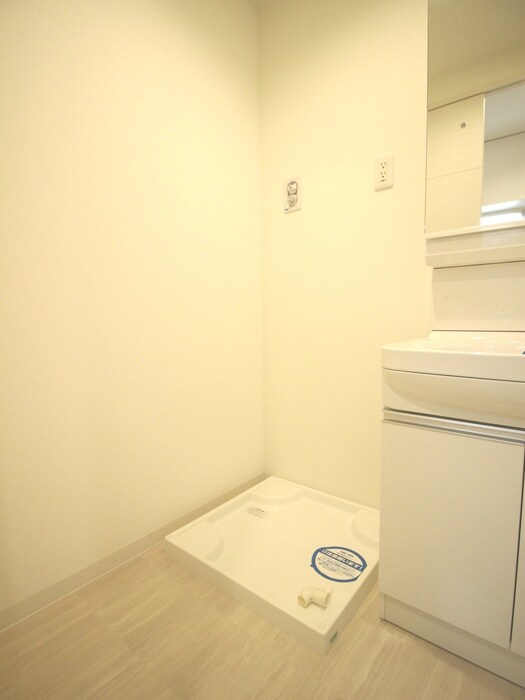 物件内観写真14　(洗濯機置場)