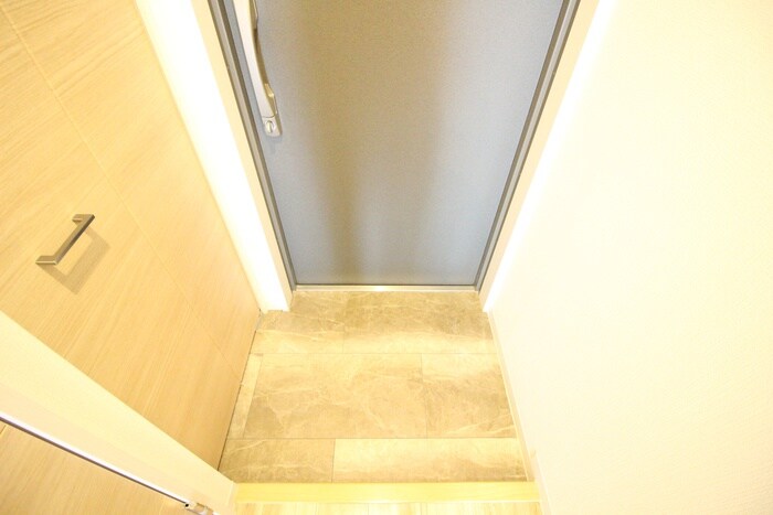 物件内観写真18　(玄関)