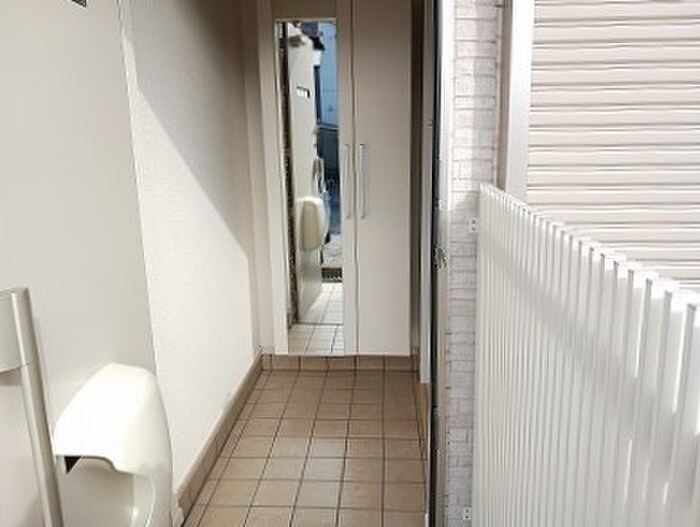 物件内観写真7　(玄関)