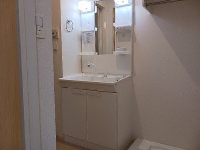 物件内観写真9　(洗面)