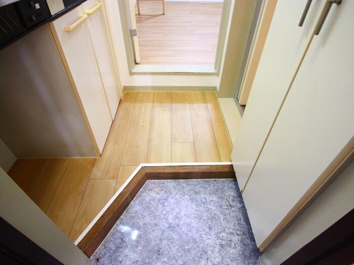 物件内観写真15　(玄関)