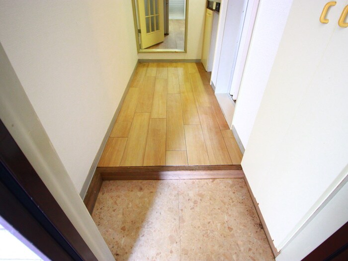 物件内観写真19　(玄関)