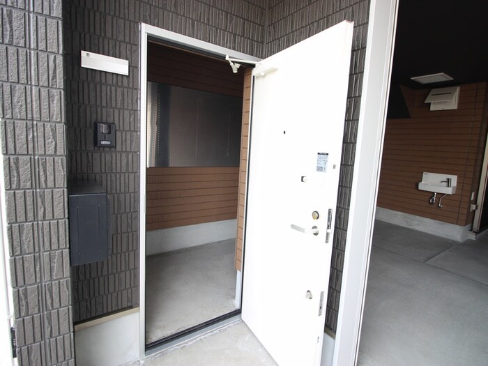 物件内観写真22　(玄関)