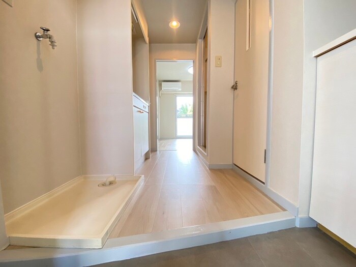 物件内観写真17　(玄関)