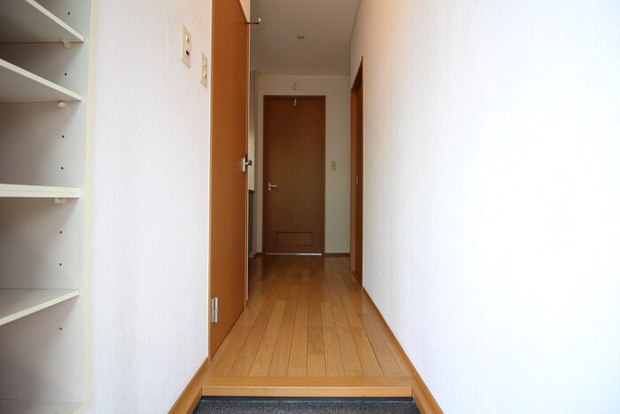 物件内観写真15　(玄関)