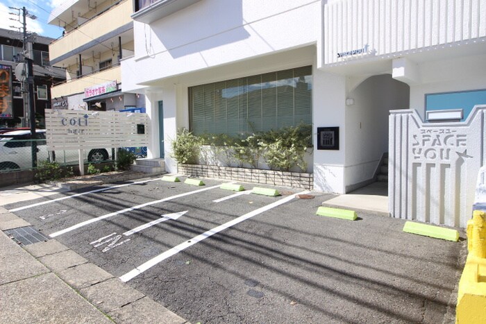 物件外観写真3　(駐車場)