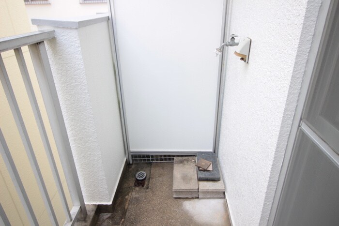 物件内観写真12　(洗濯機置場)