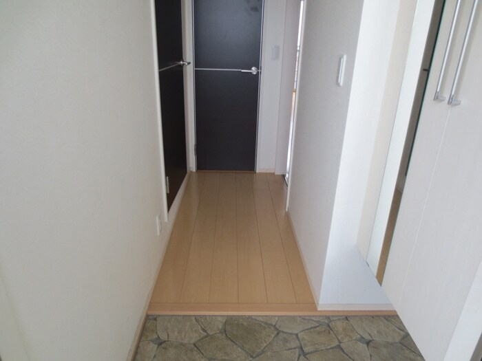 物件内観写真17　(玄関)