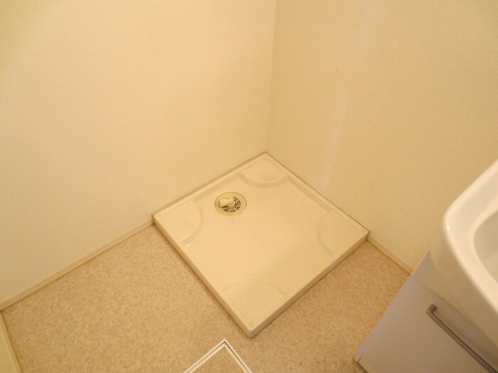 物件内観写真18　(洗濯機置場)