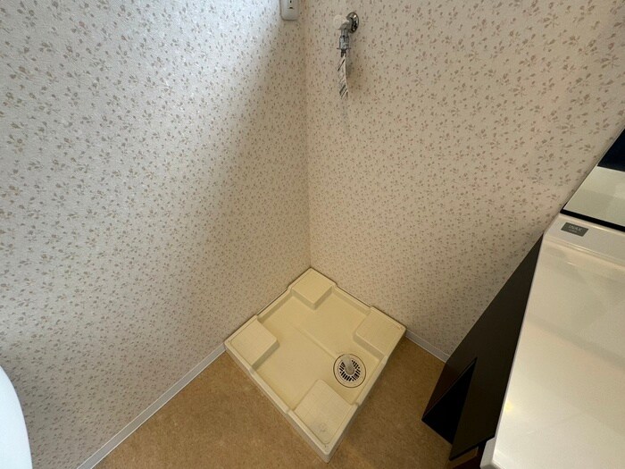 物件内観写真11　(洗濯機置場)