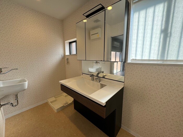 物件内観写真12　(洗面)