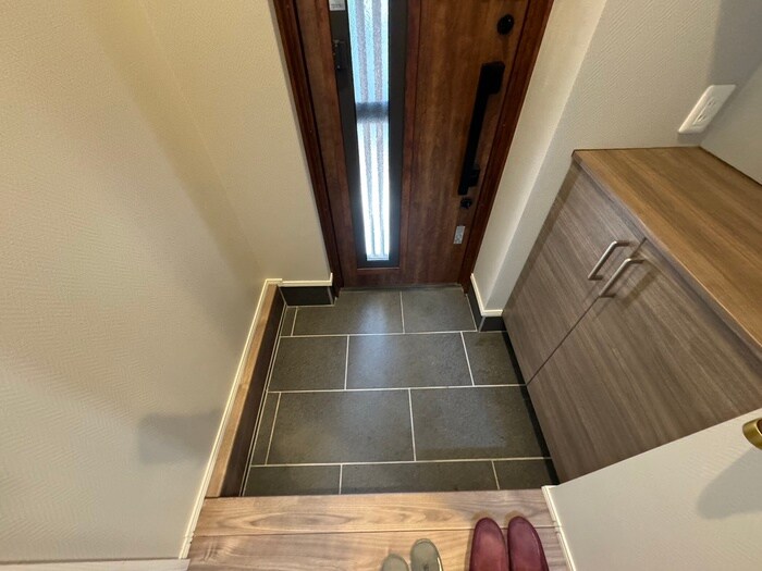 物件内観写真16　(玄関)