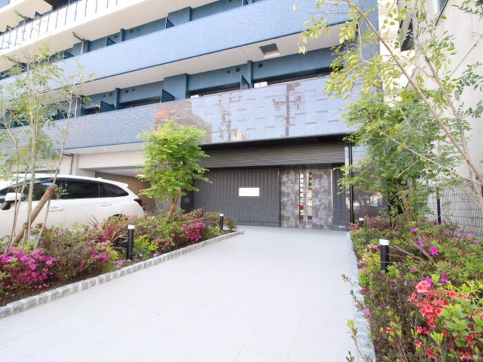 物件外観写真2　(エントランス部分)