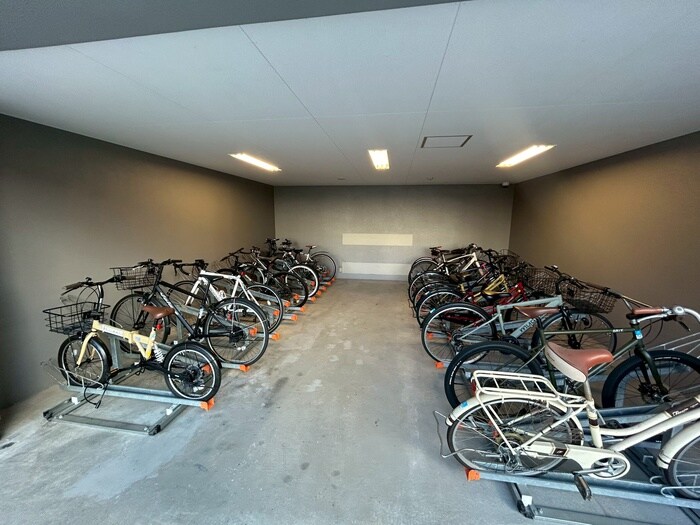 物件外観写真5　(駐輪場)