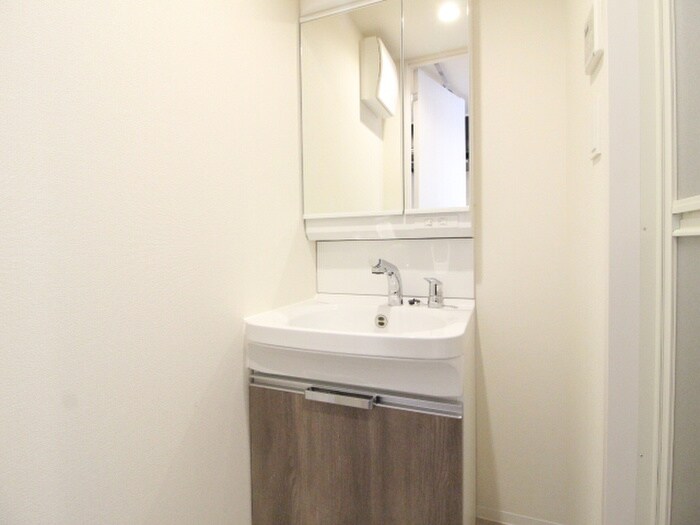 物件内観写真9　(洗面)