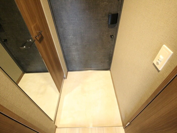 物件内観写真14　(玄関)