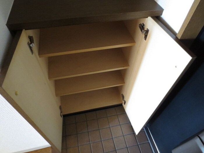 物件内観写真8　(靴箱)
