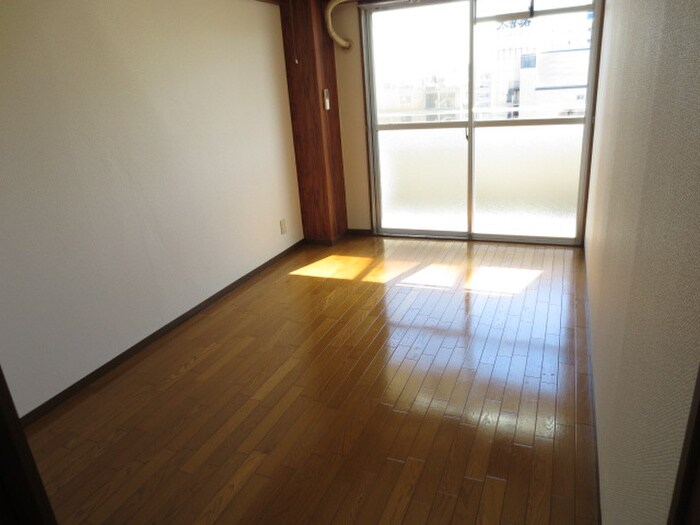 物件内観写真13　(居室)