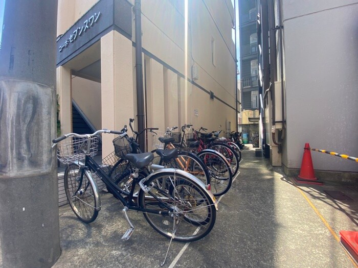 物件外観写真3　(駐輪場)
