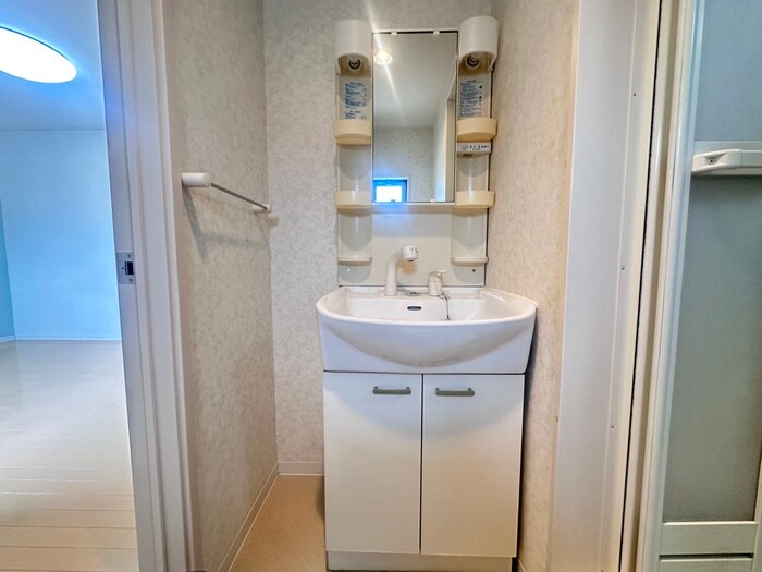 物件内観写真9　(洗面)