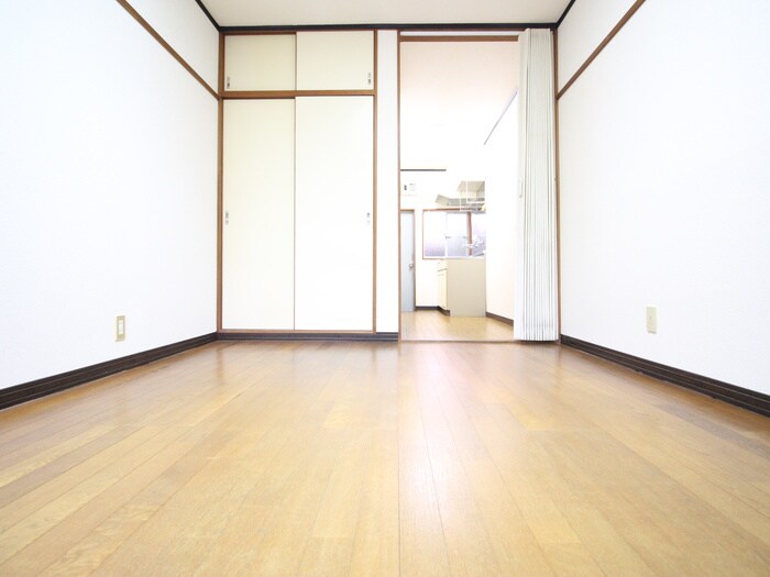 物件内観写真7　(居室)