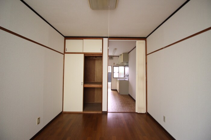 物件内観写真8　(居室)