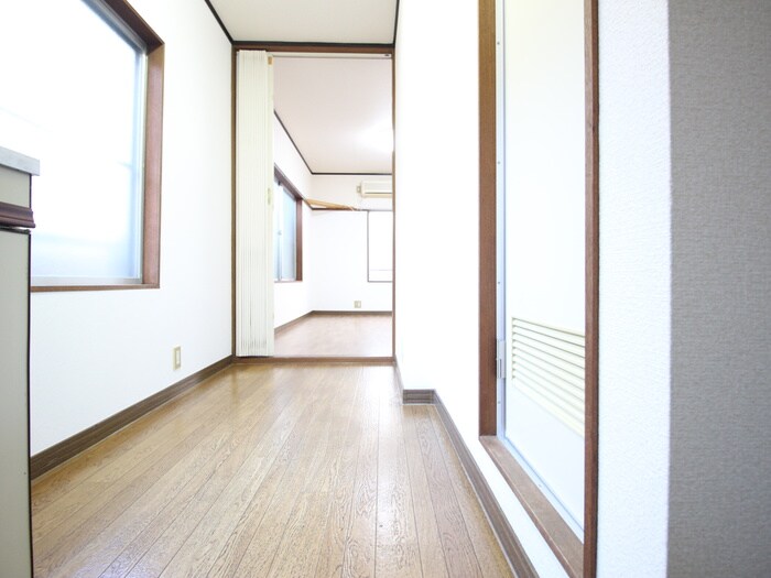 物件内観写真16　(廊下)